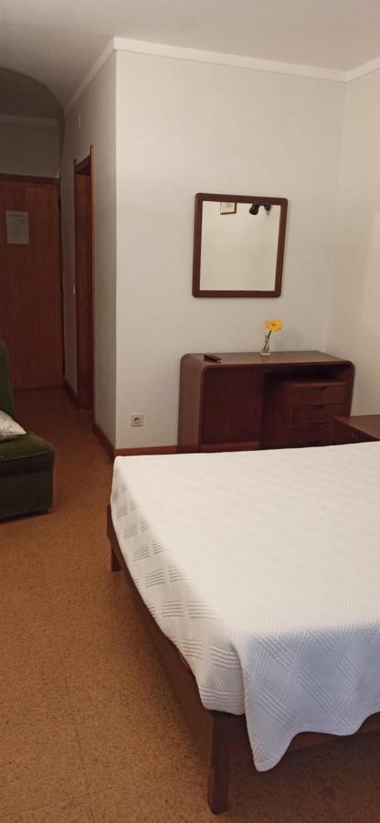 Pensao Continental Machado Hotel กัลเดลาส ภายนอก รูปภาพ